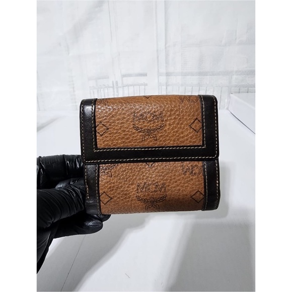 Authentic MCM Compact Leather Wallet Brown - Picture 3 of 15